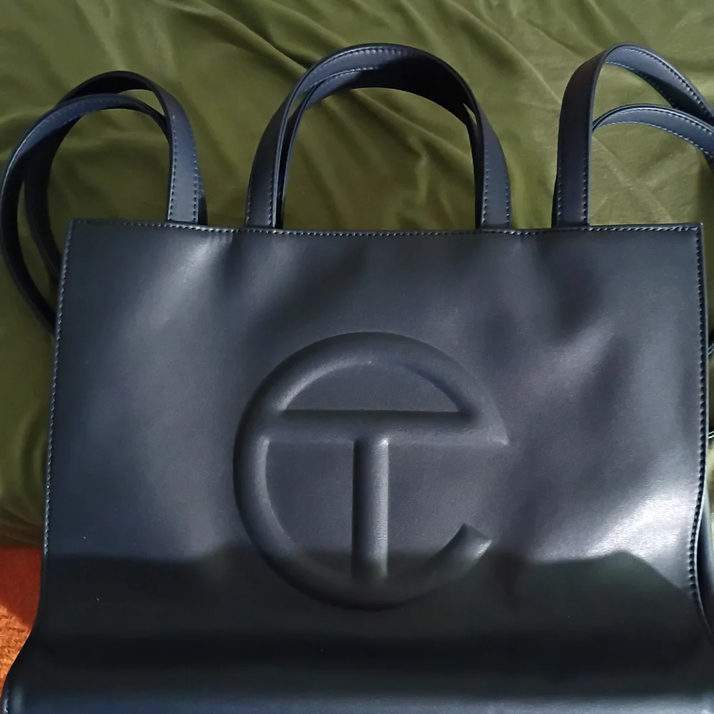 🌟 TELFAR Medium Shopping Tote in Navy Blue - Like New Condition! 🌟 - Picture 12 of 16